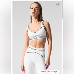 Alo Heart Throb White/Black Set Airbrush